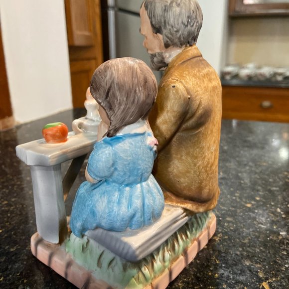 Figurine Vintage Norleans Porcelain Old Man & Child Praying Figurine Japan Rare - Picture 4 of 7